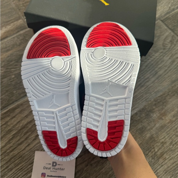 Brand New Air Jordan 1 Low ALT Preschool Kids Sneakers - Picture 10 of 12